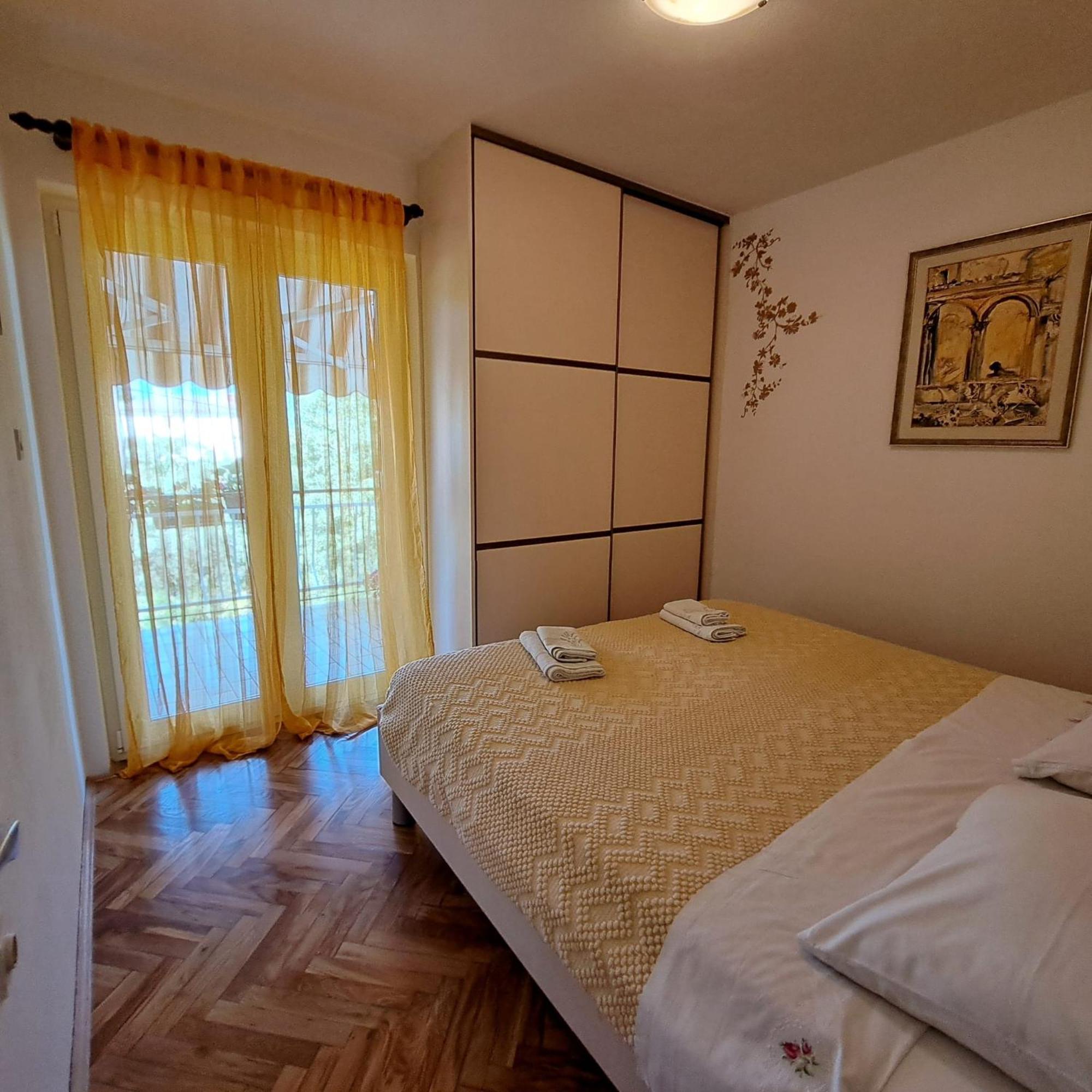 Apartments Sabina I Grapes マリンスカ エクステリア 写真